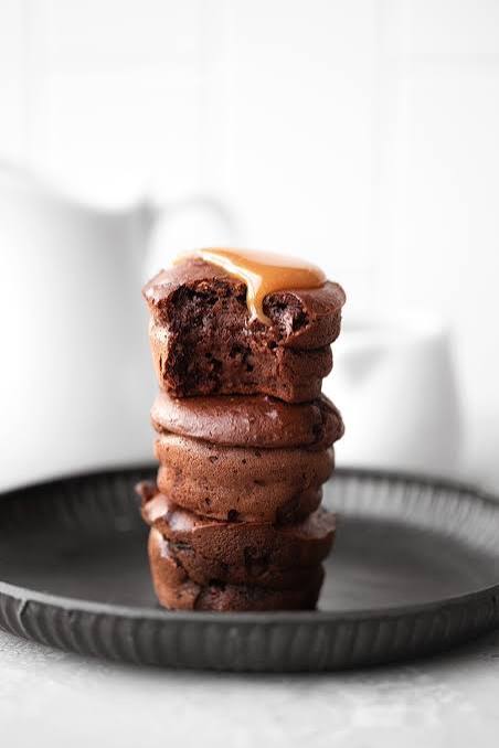 Mini Brownie with pecan and salty caramel